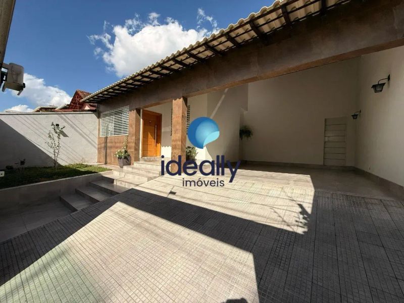 Casa com 4 quartos — Serrano, Belo Horizonte