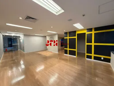 Sala Comercial para alugar, 244m² no Vila Olímpia, São Paulo