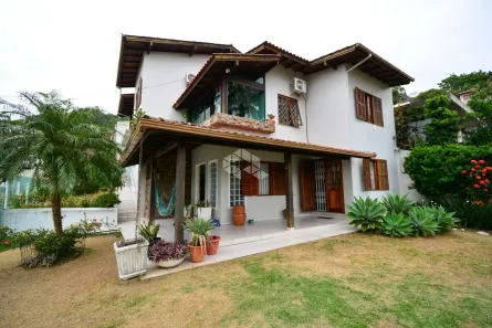 Casa com 3 Quartos à venda, 245m² no Trindade, Florianópolis