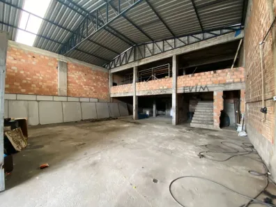 Galpão/Depósito/Armazém para venda ou aluguel, 360m² no Santa Cruz, Betim