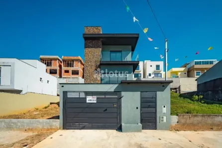 Casa com 3 Quartos para venda ou aluguel, 204m² no Portais (Polvilho), Cajamar
