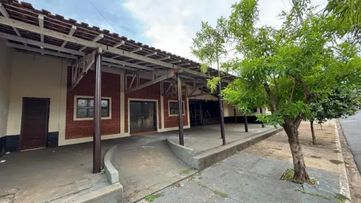 Consultório à venda, 600m² no Centro, Guatapará