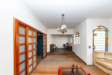 Casa com 5 Quartos à venda, 240m² no Carlos Prates, Belo Horizonte