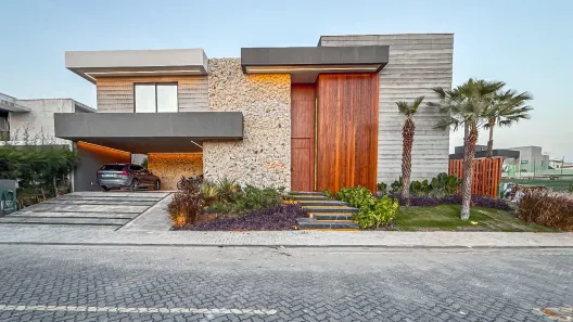 Casa de Condomínio com 5 Quartos à venda, 442m² no Urucunema, Eusébio