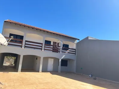 Sobrado com 5 Quartos à venda, 250m² no Vila Ipiranga, Campo Grande