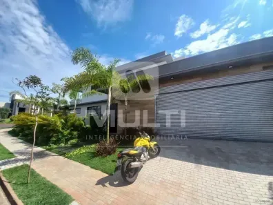 Casa de Condomínio com 4 Quartos para alugar, 420m² no Jardim Botânico, Uberlândia