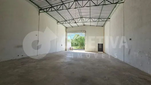 Galpão/Depósito/Armazém para alugar, 215m² no Santa Rosa, Uberlândia