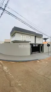Sobrado com 3 Quartos à venda, 144m² no Manoel Müller, Rolândia