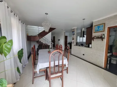 Casa com 3 Quartos para venda ou aluguel, 200m² no Canto do Forte, Praia Grande