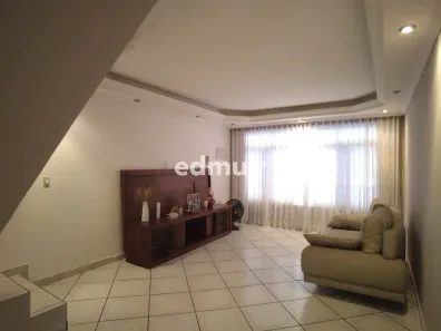 Sobrado com 5 Quartos à venda, 195m² no Vila Camilópolis, Santo André