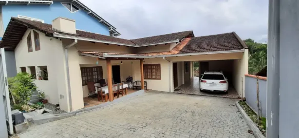 Casa com 3 Quartos à venda, 110m² no Floresta, Joinville