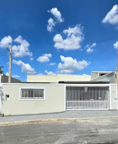 Casa com 3 Quartos à venda, 130m² no Jardim García, Campinas