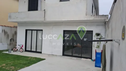 Sobrado com 3 Quartos à venda, 250m² no Loteamento Villa Branca, Jacareí