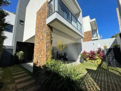 Sobrado com 4 Quartos à venda, 205m² no Vila Industrial, Toledo