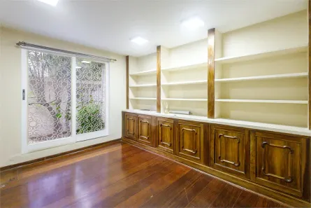 Sobrado com 3 Quartos para alugar, 500m² no Jardim Leonor, São Paulo