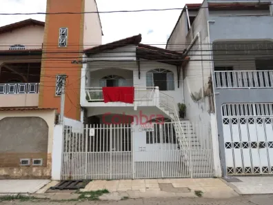 Casa com 3 Quartos à venda, 240m² no Universitário, Governador Valadares