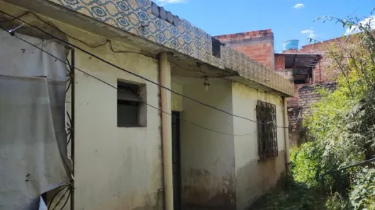Casa com 2 Quartos à venda, 400m² no Jardim Laguna, Contagem