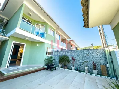 Casa de Condomínio com 3 Quartos à venda, 138m² no Itaipu, Niterói