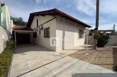 Casa com 3 Quartos à venda, 360m² no Córrego Grande, Florianópolis