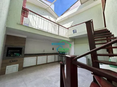 Casa com 3 Quartos para alugar, 200m² no Vila Sul Americana, Carapicuíba