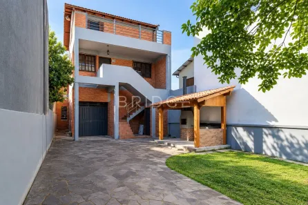 Casa com 4 Quartos para alugar, 244m² no Petrópolis, Porto Alegre