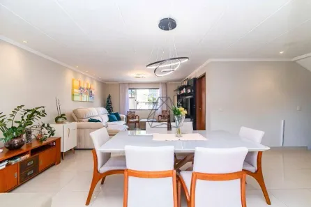 Casa de Condomínio com 3 Quartos à venda, 228m² no Água Verde, Curitiba