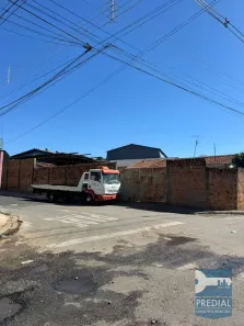 Lote/Terreno à venda, 300m² no Vila Brasília, São Carlos