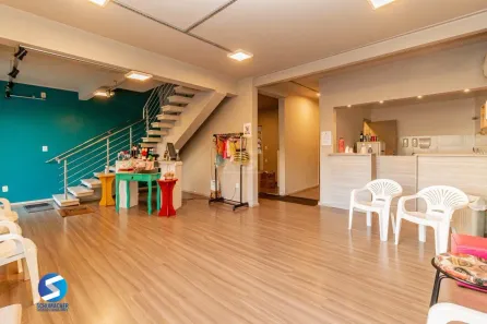 Imóvel Comercial à venda, 385m² no Vila Ipiranga, Porto Alegre