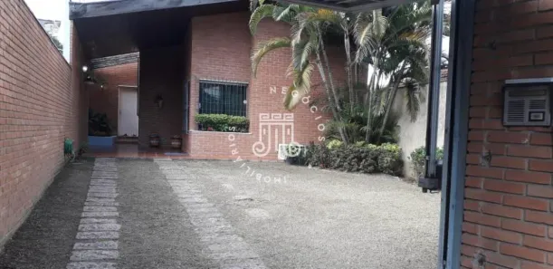 Casa com 3 Quartos à venda, 241m² no Vila Vianelo, Jundiaí