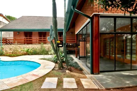 Casa de Condomínio com 3 Quartos para alugar, 575m² no Alphaville, Santana de Parnaíba