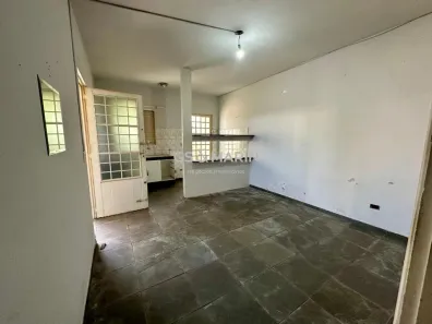 Casa com 3 Quartos para alugar, 60m² no Jardim Presidente, Londrina
