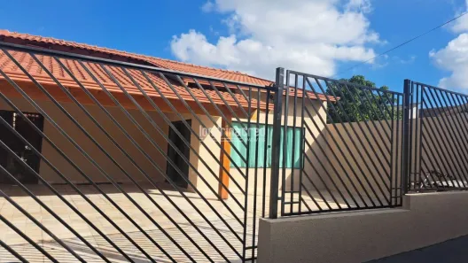Casa com 3 Quartos à venda, 122m² no Conjunto Café, Londrina