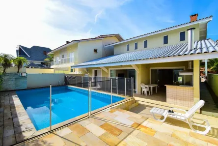 Casa de Condomínio com 4 Quartos à venda, 300m² no Centro, Peruíbe