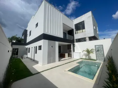 Sobrado com 4 Quartos à venda, 215m² no Ponta Negra, Manaus