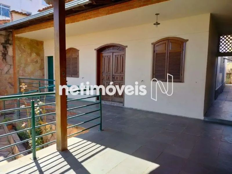 Casa com 3 quartos — Nova Suíssa, Belo Horizonte