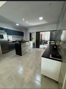 Casa com 4 Quartos para alugar, 340m² no Quarenta Horas (Coqueiro), Ananindeua