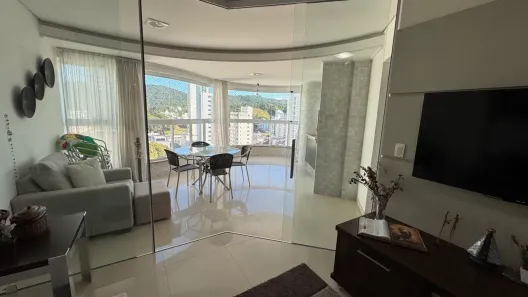 Apartamento com 3 Quartos para alugar, 105m² no Centro, Balneário Camboriú
