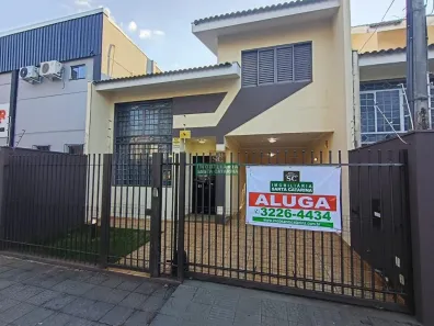 Sobrado com 3 Quartos para alugar, 141m² no Zona 07, Maringá