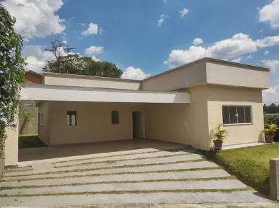 Casa de Condomínio com 3 Quartos para alugar, 198m² no Chácara dos Junqueiras, Carapicuíba
