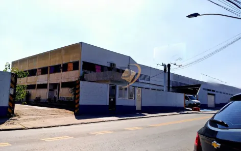 Galpão/Depósito/Armazém à venda, 2368m² no Jardim Triângulo, Taboão da Serra