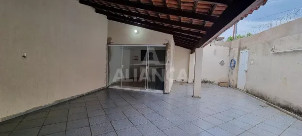 Casa com 3 Quartos para alugar, 120m² no Carajás, Uberlândia