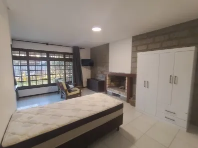 Apartamento com 1 Quarto para alugar, 25m² no Carvoeira, Florianópolis