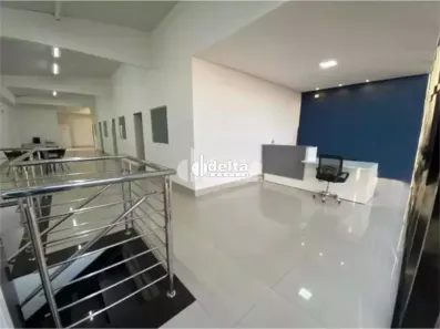 Ponto Comercial para alugar, 300m² no Bom Jesus, Uberlândia