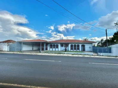 Casa com 4 Quartos à venda, 300m² no Uvaranas, Ponta Grossa
