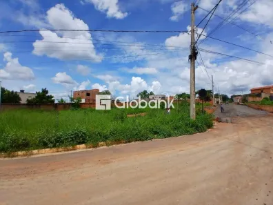 Lote/Terreno à venda, 351m² no São Geraldo II, Montes Claros