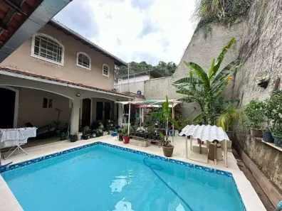 Casa com 4 Quartos à venda, 287m² no Vale do Paraíso, Teresópolis