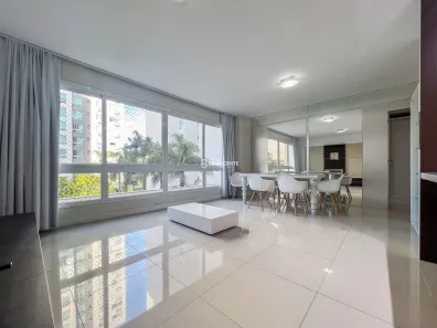 Apartamento com 2 Quartos para alugar, 106m² no Passo da Areia, Porto Alegre