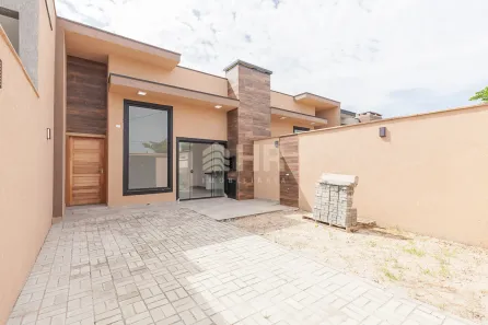 Casa com 3 Quartos à venda, 81m² no Balneário Riviera, Matinhos