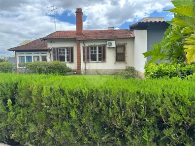 Casa com 6 Quartos à venda, 250m² no Laranjal, Volta Redonda