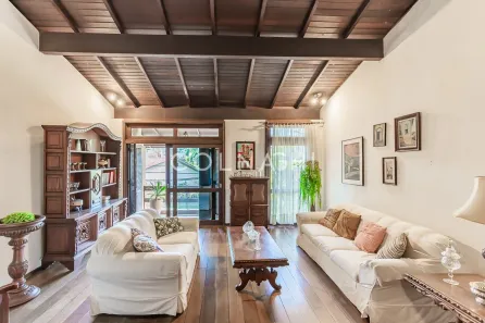 Casa com 4 Quartos à venda, 300m² no Chácara das Pedras, Porto Alegre